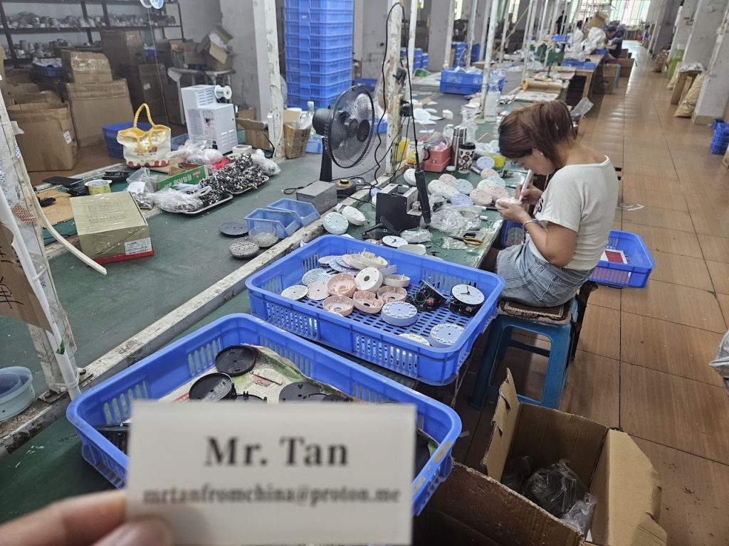 Twin Bell Alarm Clock factory、OEM/ODM in Foshan city China. Manufacturer ID:004 - Img